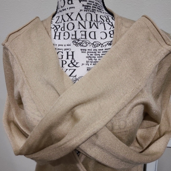 Tex by Max Azria women size Med. FINE knit, wool blend,  faux wrap sweater - Picture 7 of 10